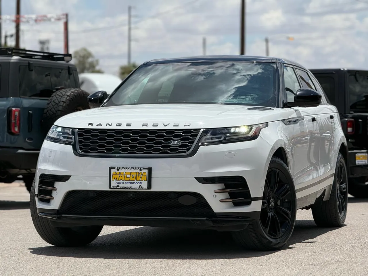 Land Rover Range Rover Velar photo 4