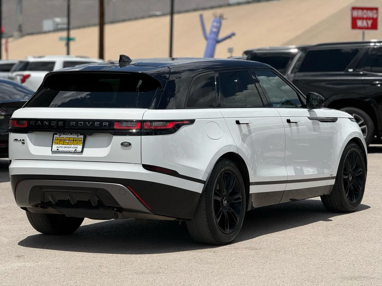 Land Rover Range Rover Velar photo 7