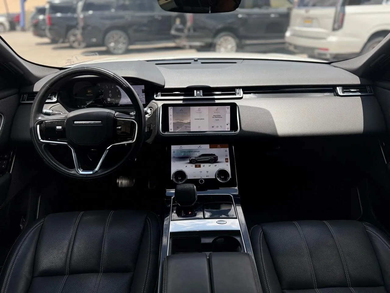 Land Rover Range Rover Velar photo 16