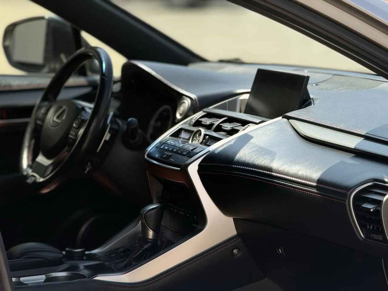 Lexus NX photo 12
