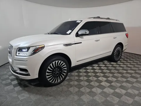 White 2018 Lincoln Navigator Black Label for sale in El Paso, TX