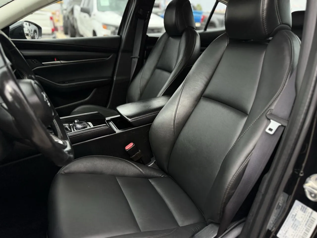 Mazda Mazda3 photo 9