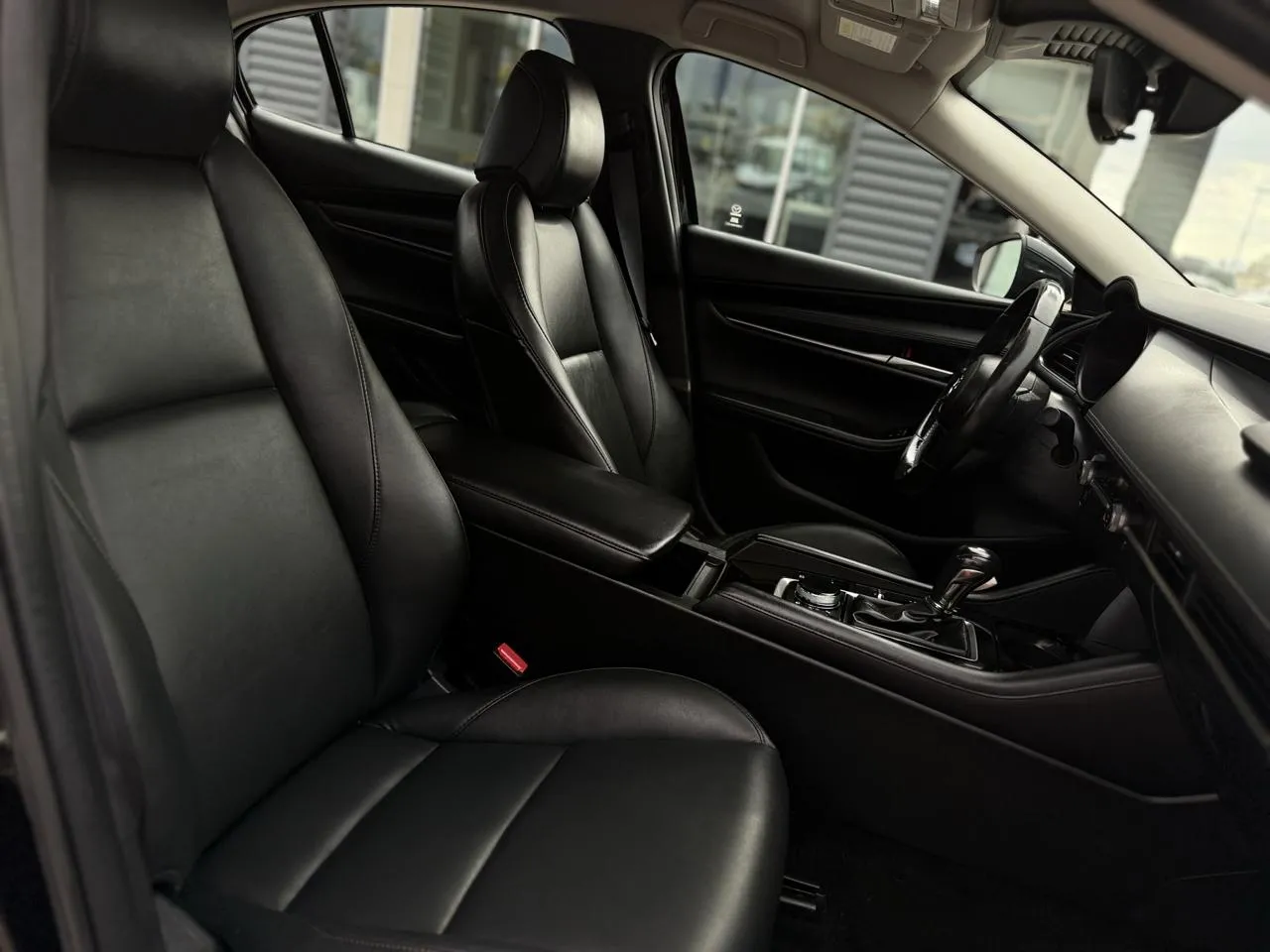 Mazda Mazda3 photo 13