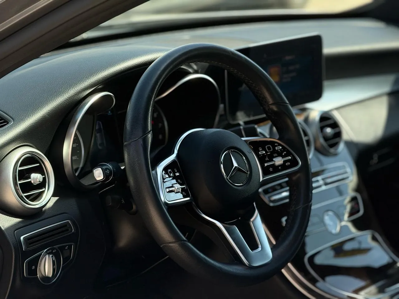 Mercedes-Benz C-Class photo 9