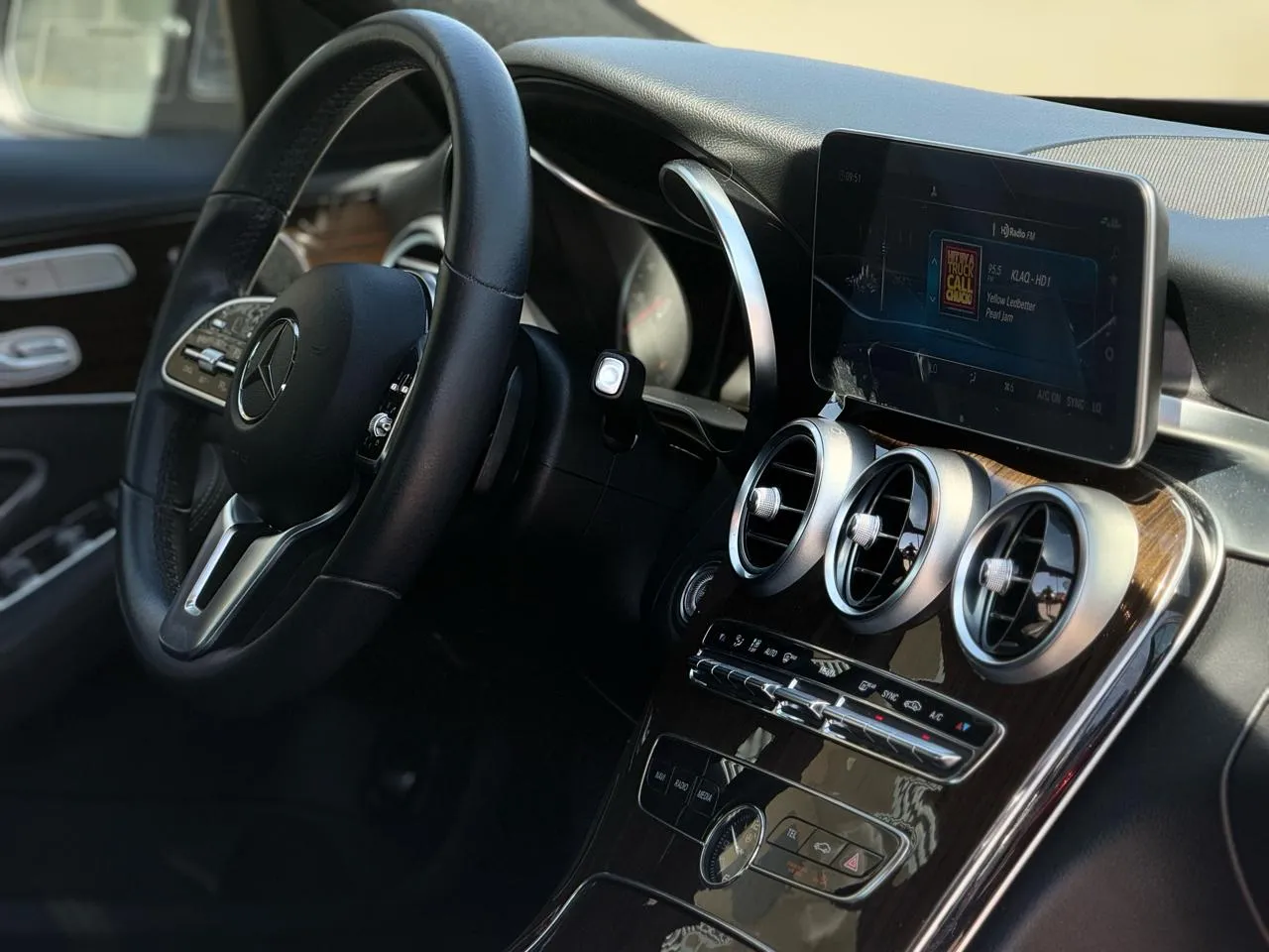 Mercedes-Benz C-Class photo 12