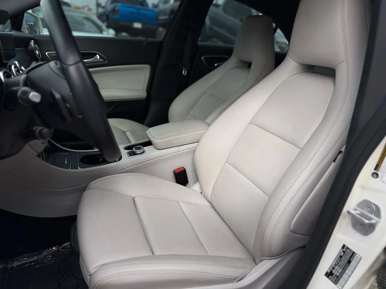 Mercedes-Benz CLA photo 10