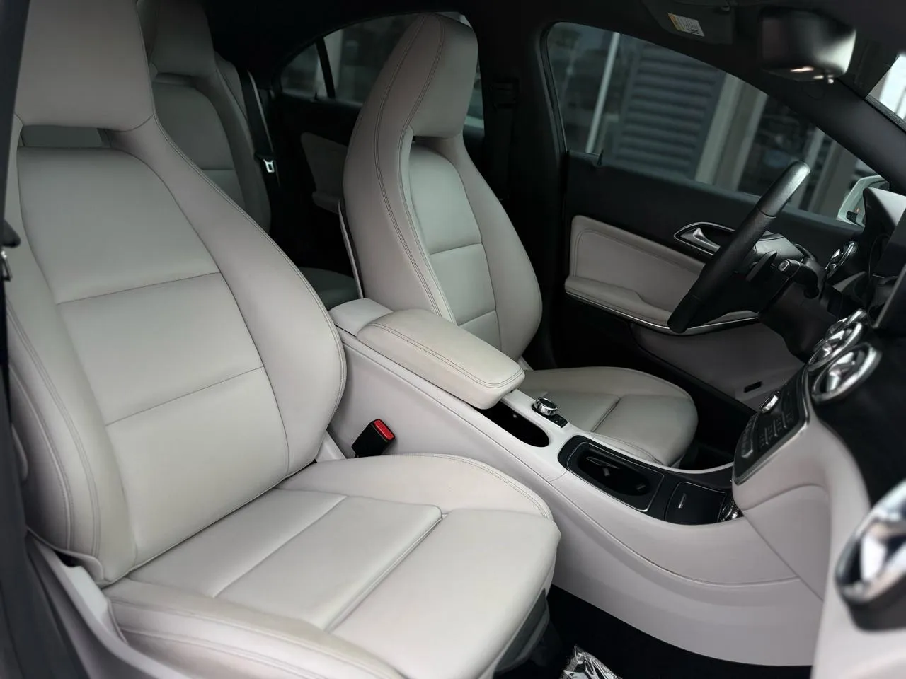 Mercedes-Benz CLA photo 14