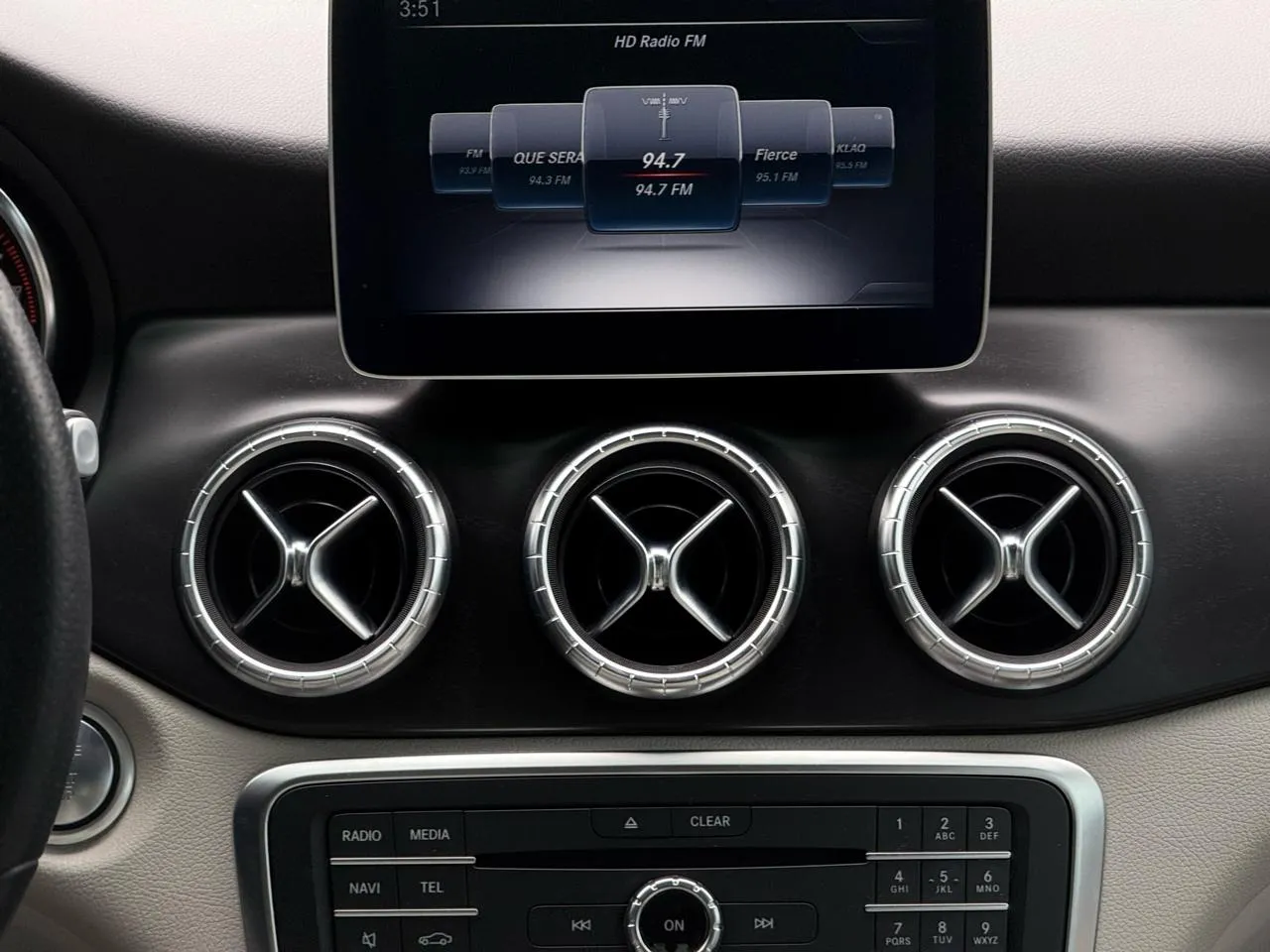 Mercedes-Benz CLA photo 17