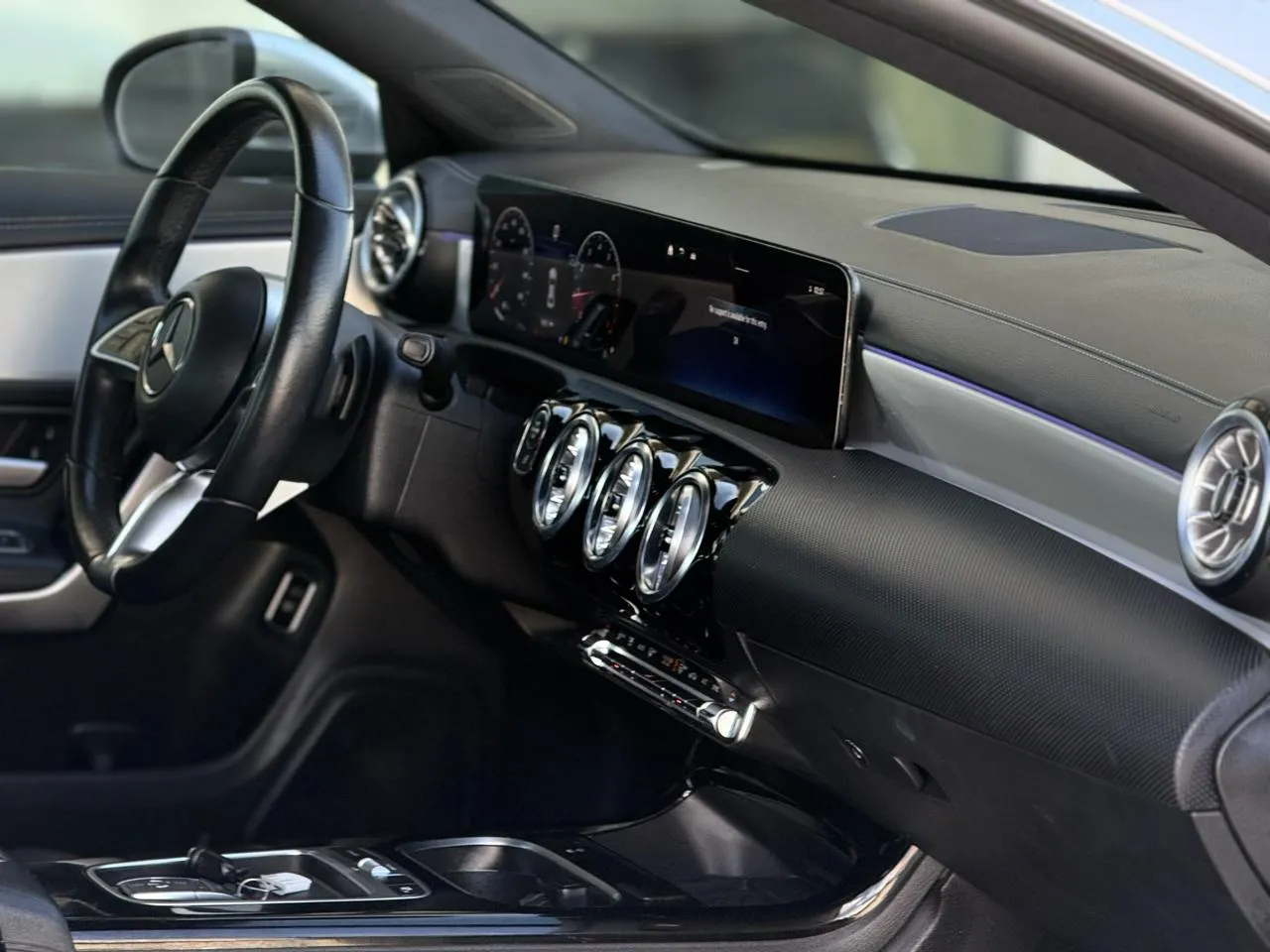 Mercedes-Benz CLA photo 12