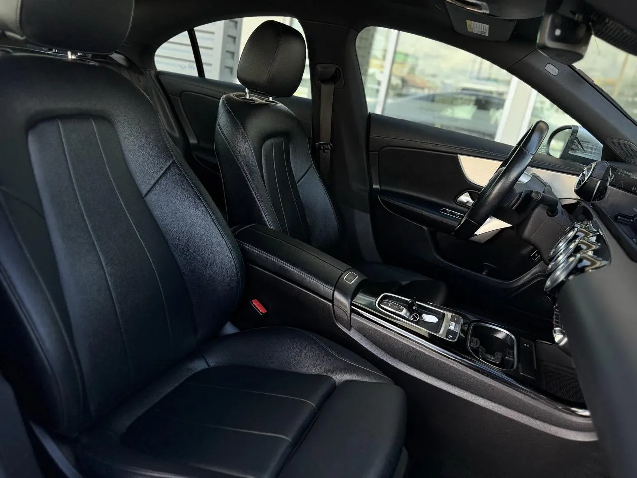 Mercedes-Benz CLA photo 13