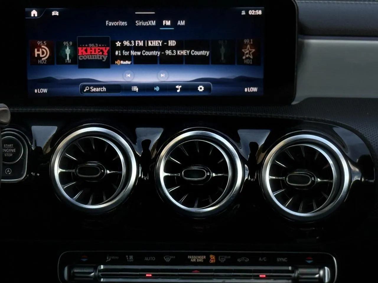 Mercedes-Benz CLA photo 16