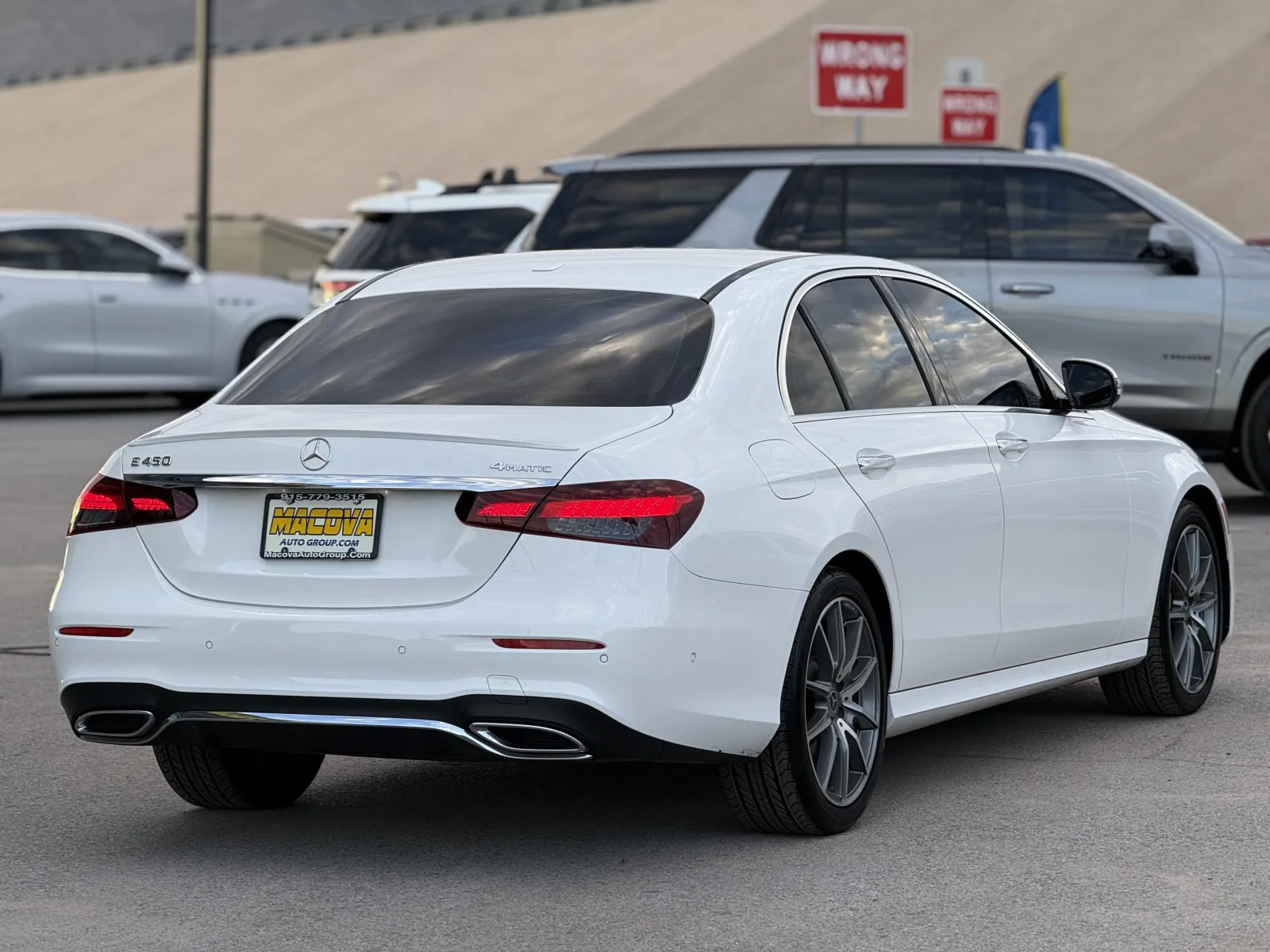 Mercedes-Benz E-Class photo 7