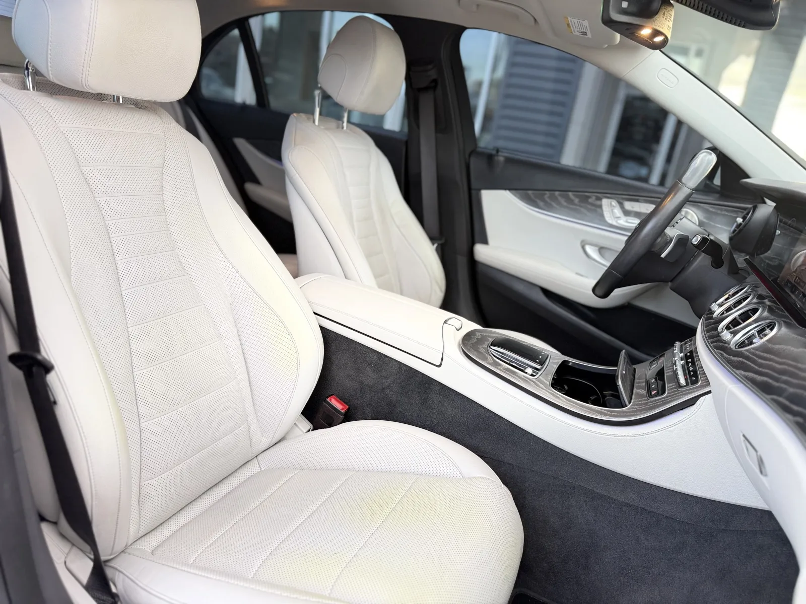 Mercedes-Benz E-Class photo 14
