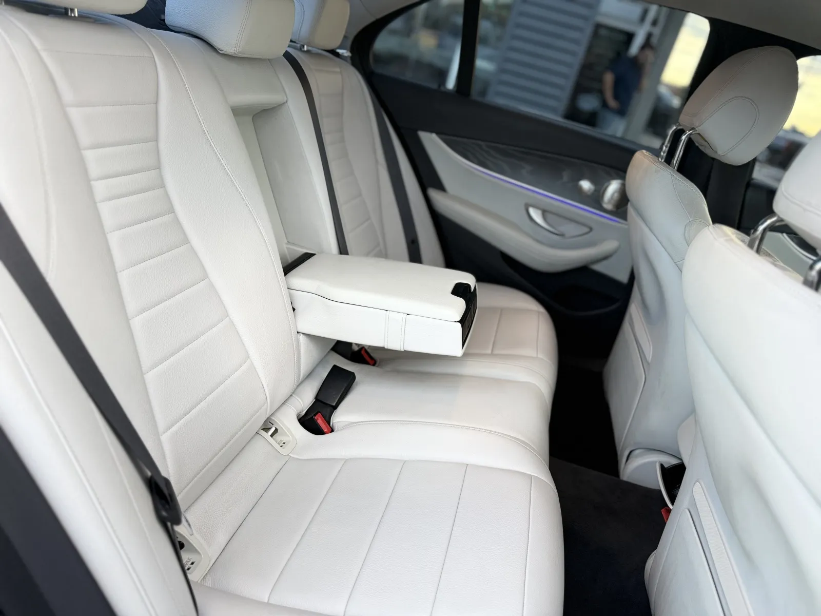 Mercedes-Benz E-Class photo 15