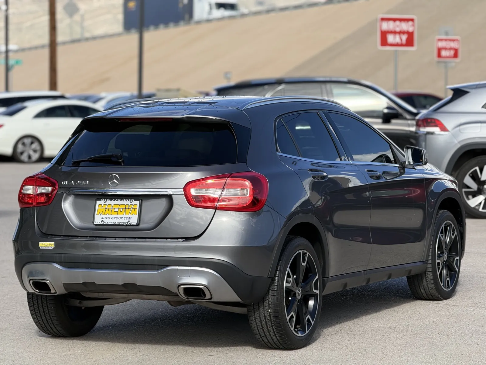 Mercedes-Benz GLA photo 7