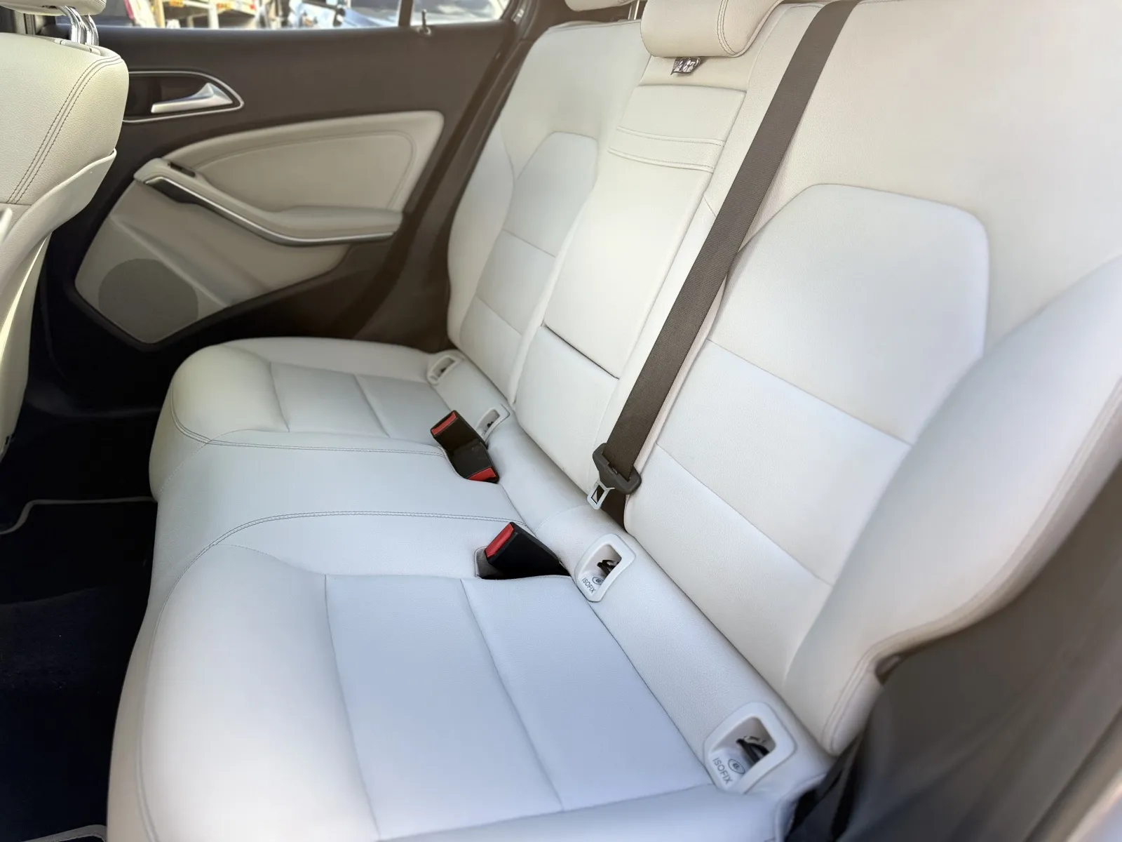 Mercedes-Benz GLA photo 10