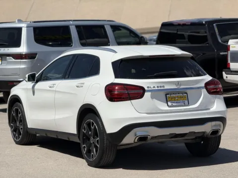More photos of 2020 Mercedes-Benz GLA 250 at Macova Auto Group Inc., TX