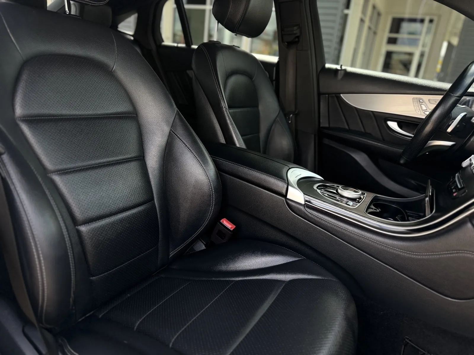 Mercedes-Benz GLC photo 14