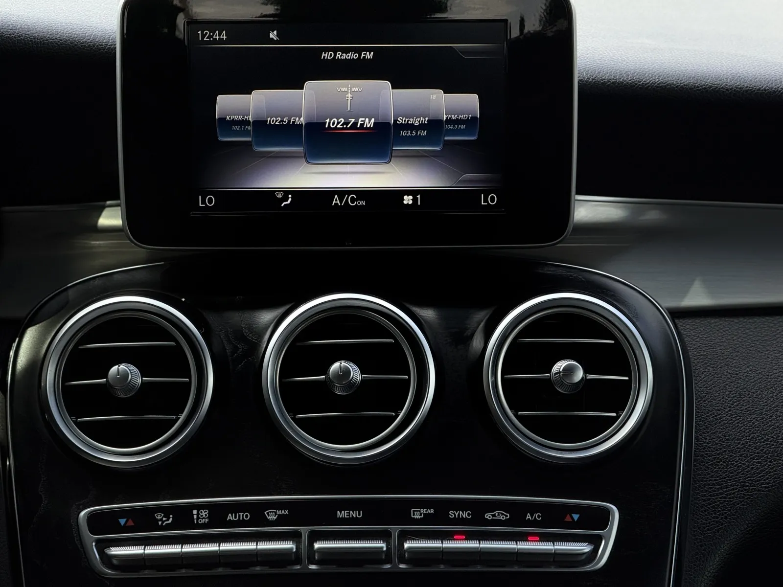 Mercedes-Benz GLC photo 17