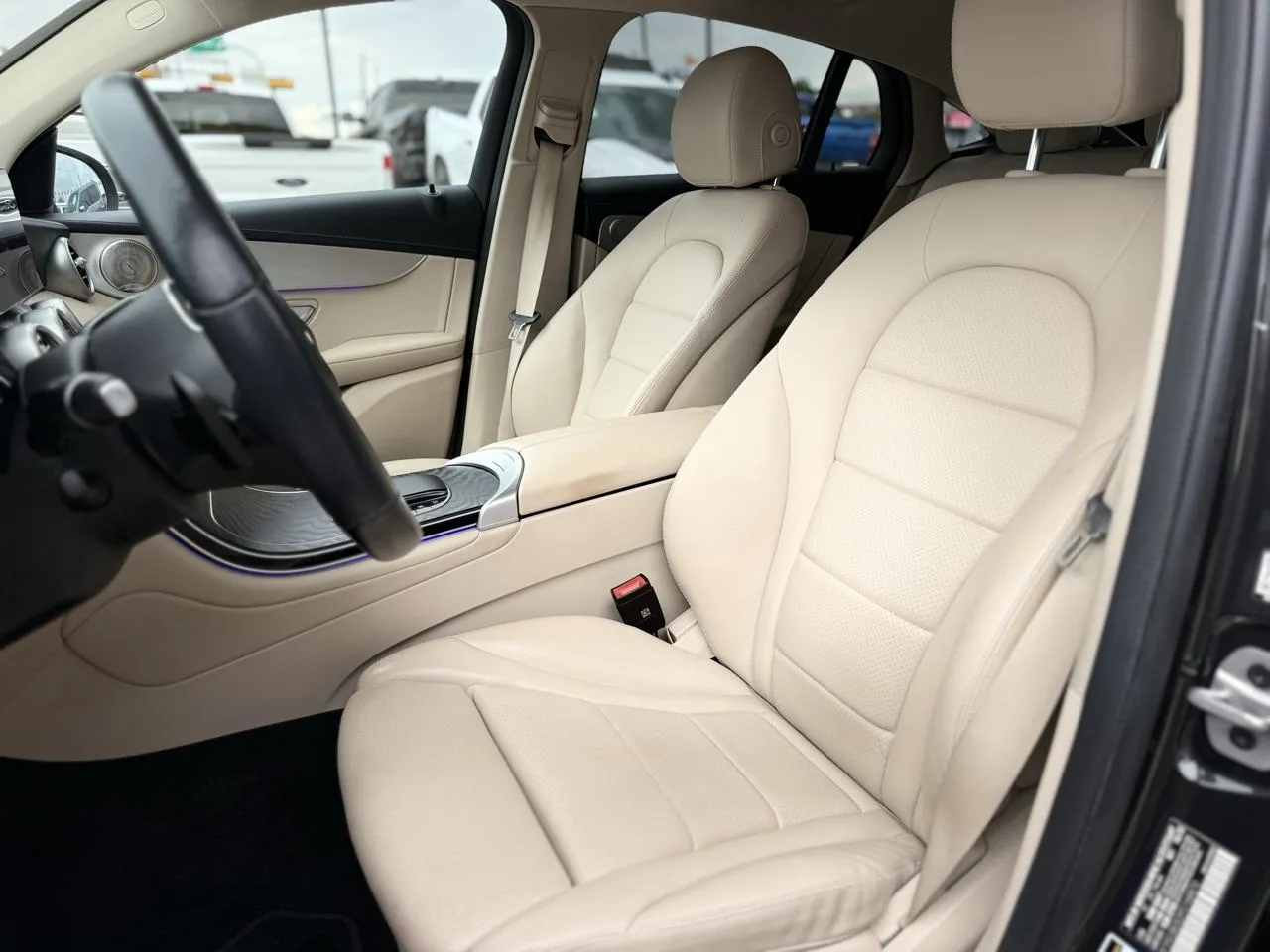 Mercedes-Benz GLC photo 9