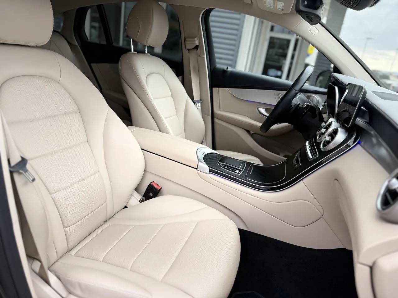 Mercedes-Benz GLC photo 12