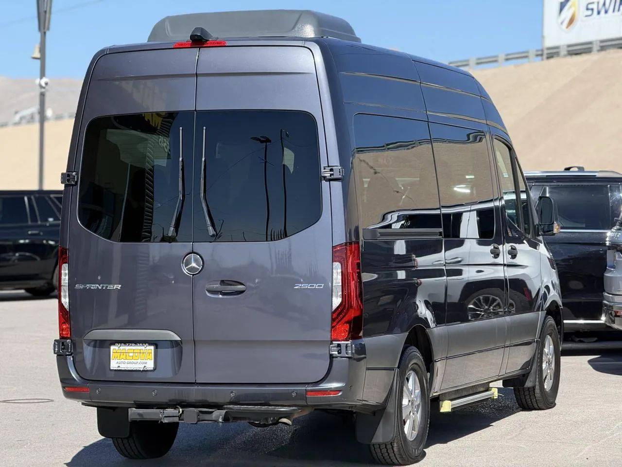 Mercedes-Benz Sprinter photo 7