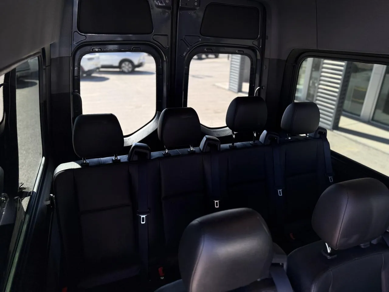 Mercedes-Benz Sprinter photo 13