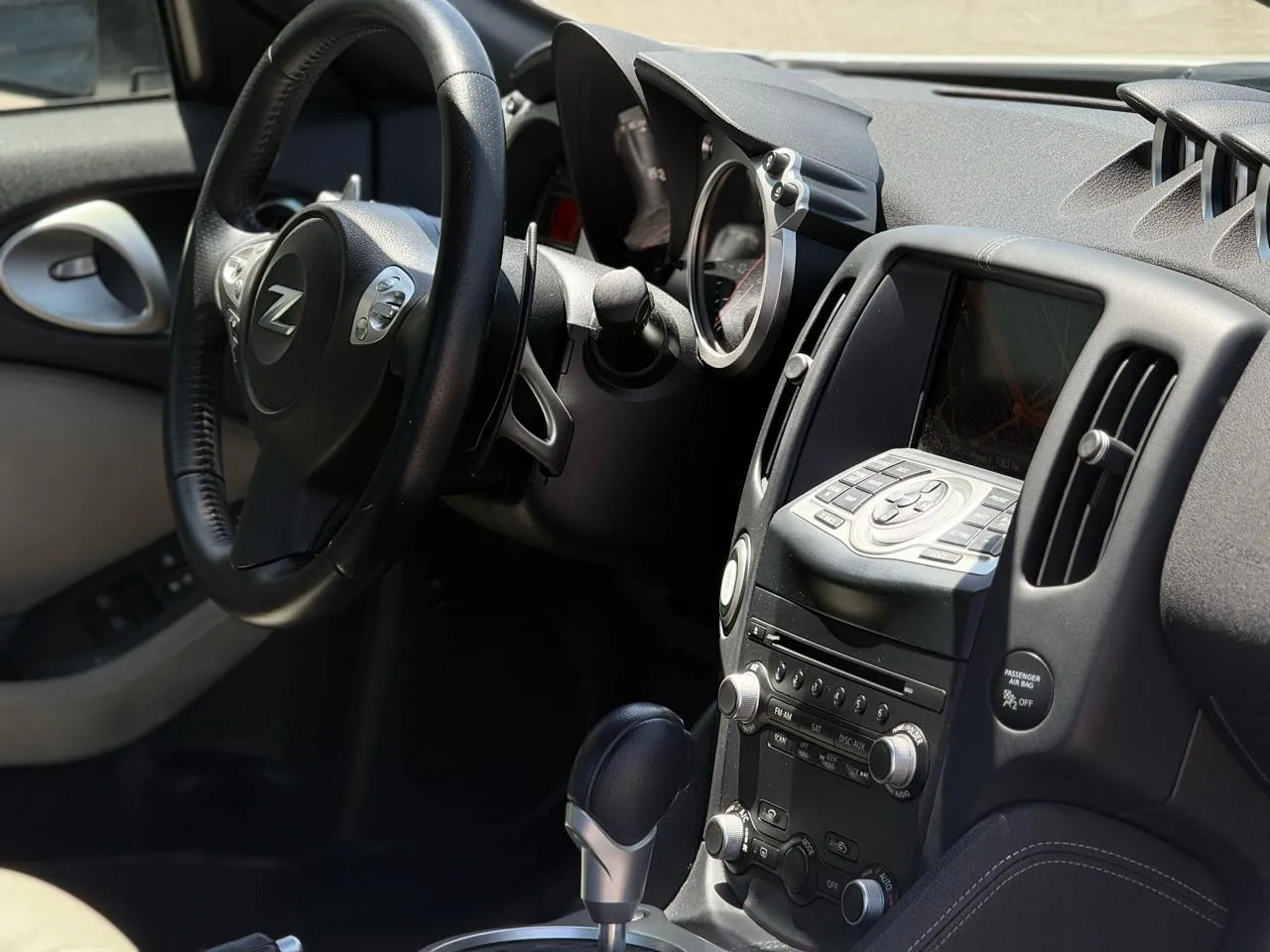 Nissan 370Z photo 11