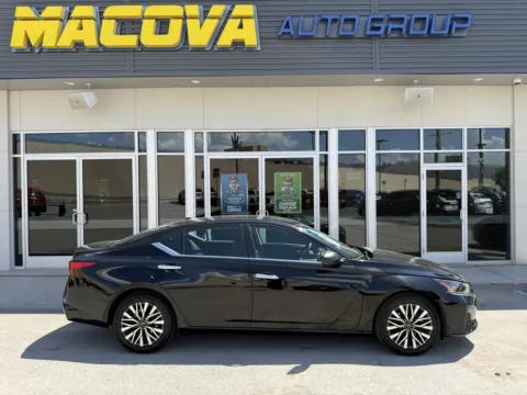 Black 2024 Nissan Altima 2.5 SV for sale in El Paso, TX