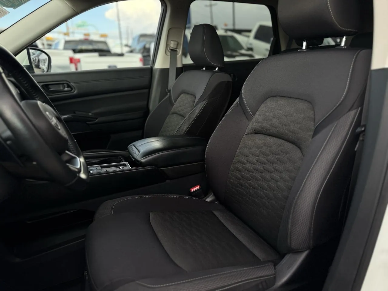 Nissan Pathfinder photo 9