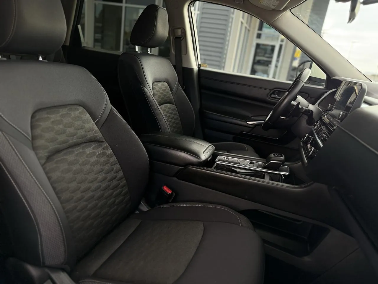 Nissan Pathfinder photo 14
