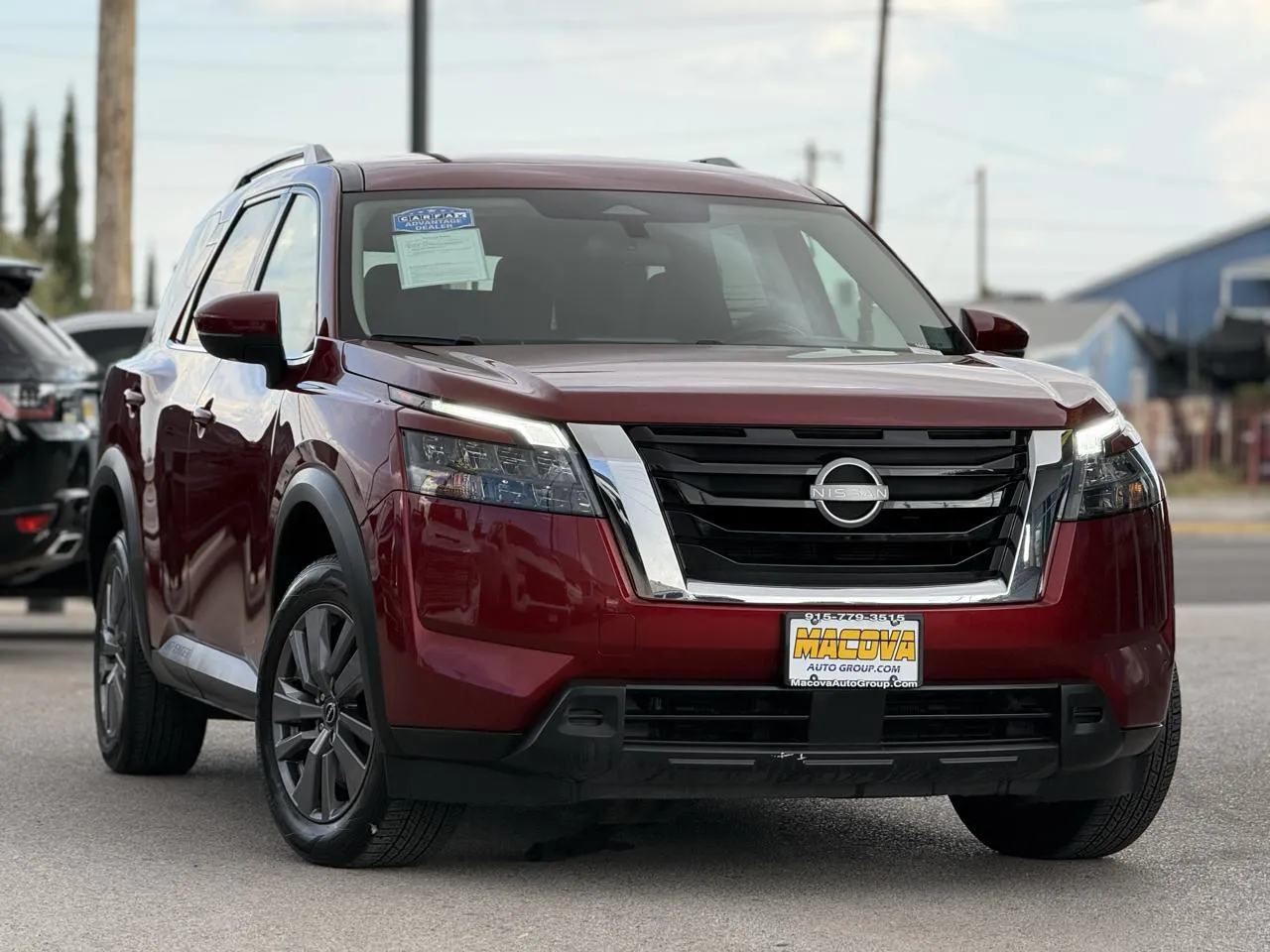 Nissan Pathfinder photo 2
