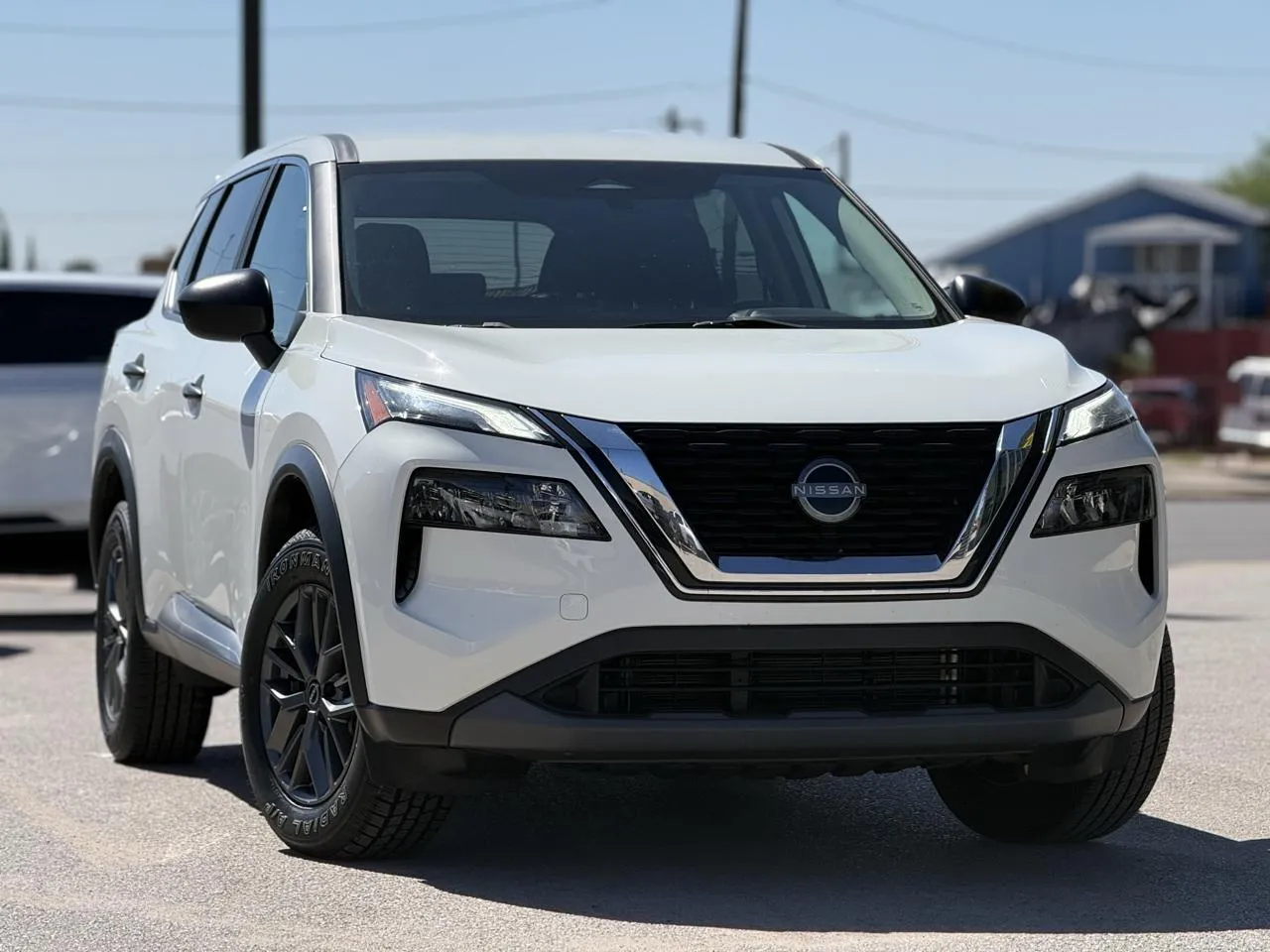 Nissan Rogue photo 2