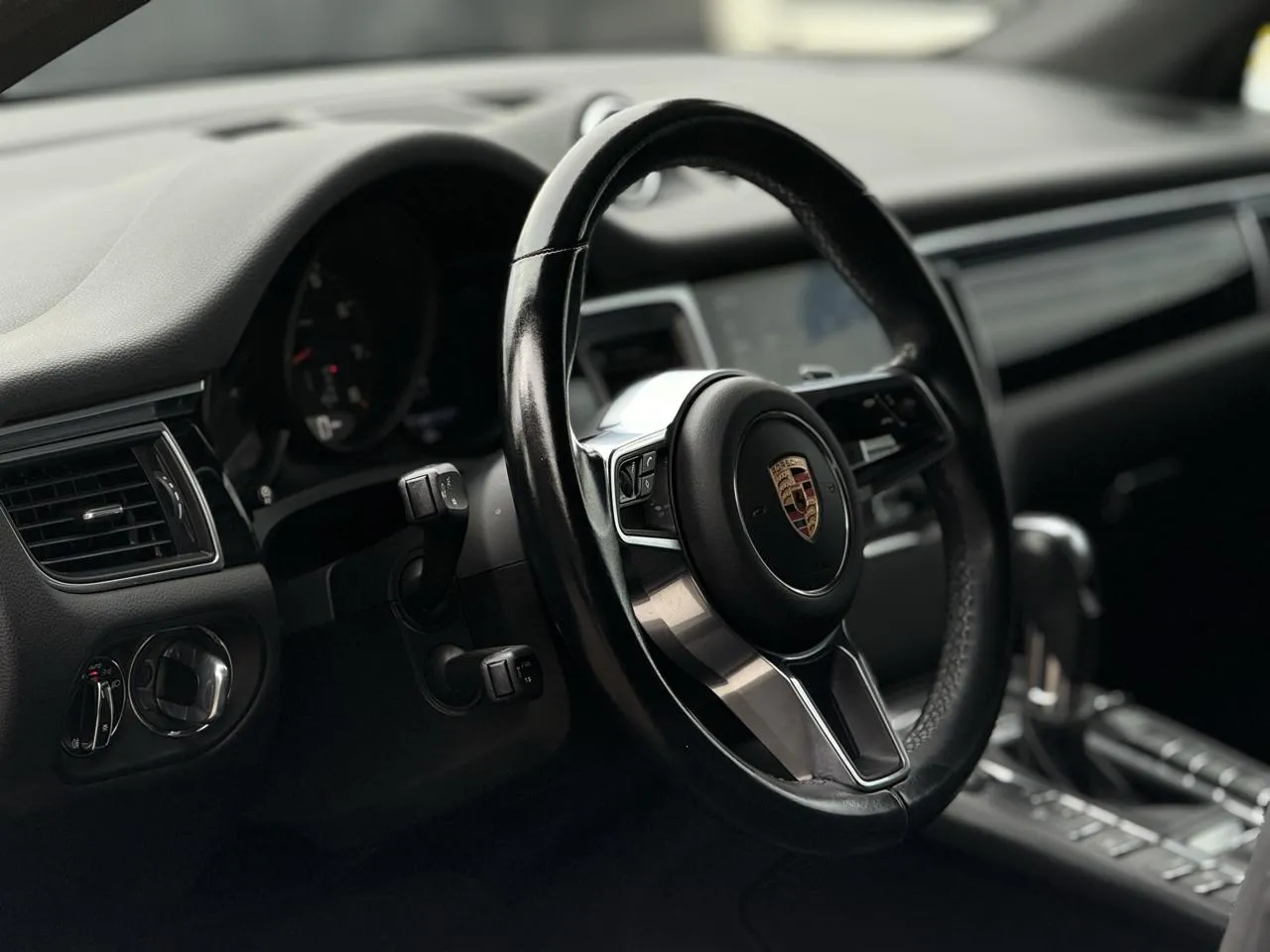 Porsche Macan photo 8