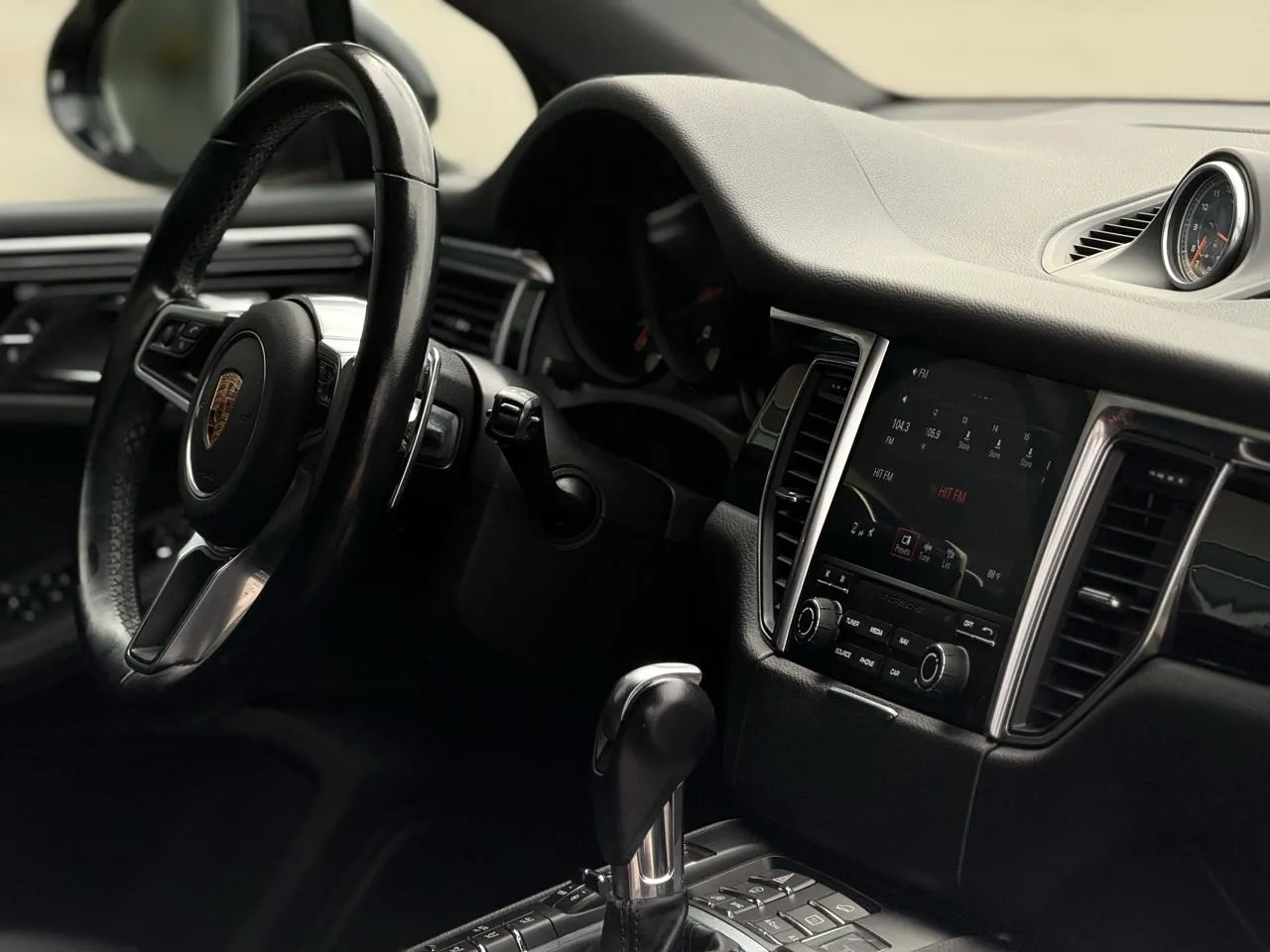 Porsche Macan photo 11