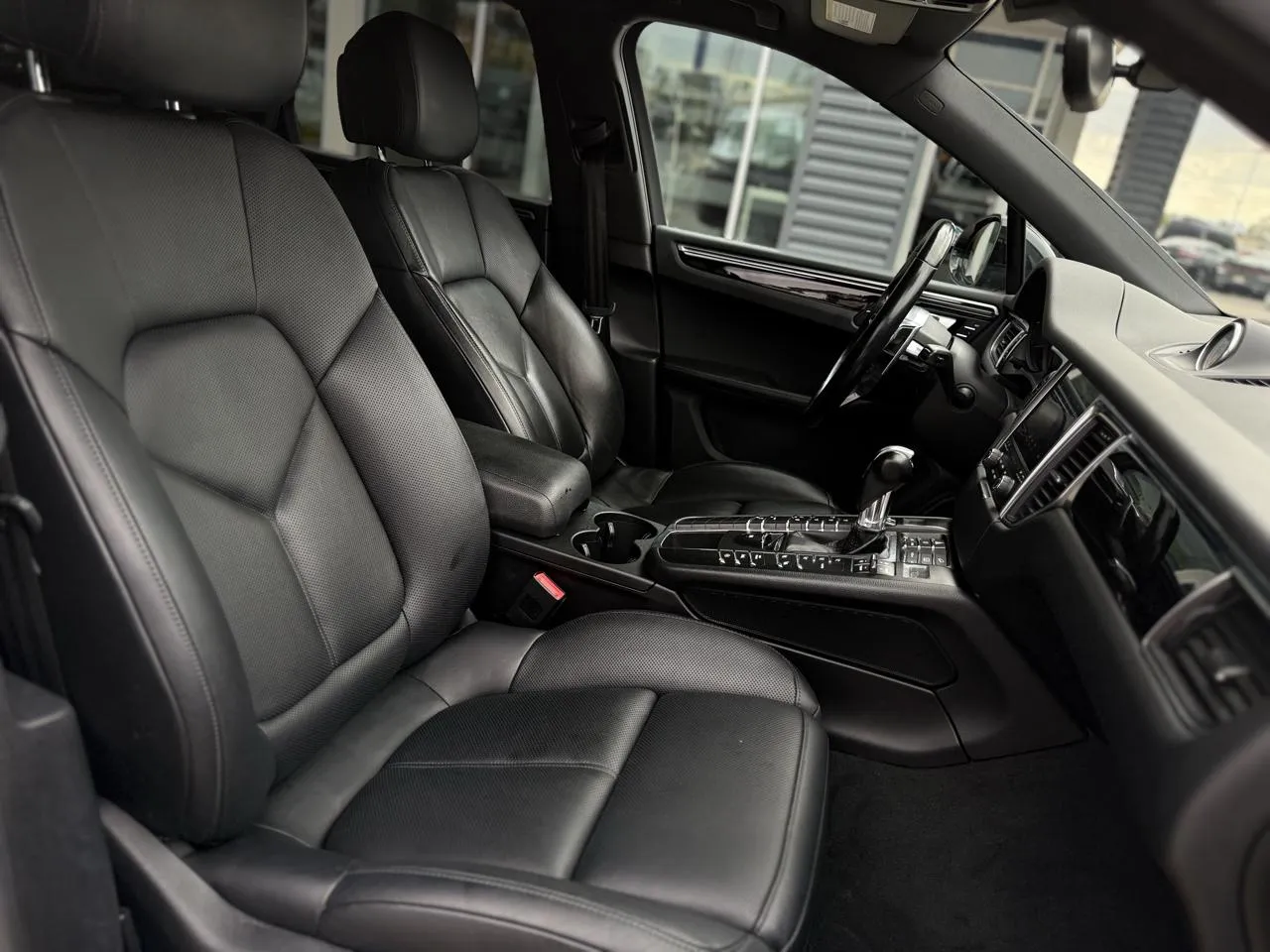 Porsche Macan photo 13
