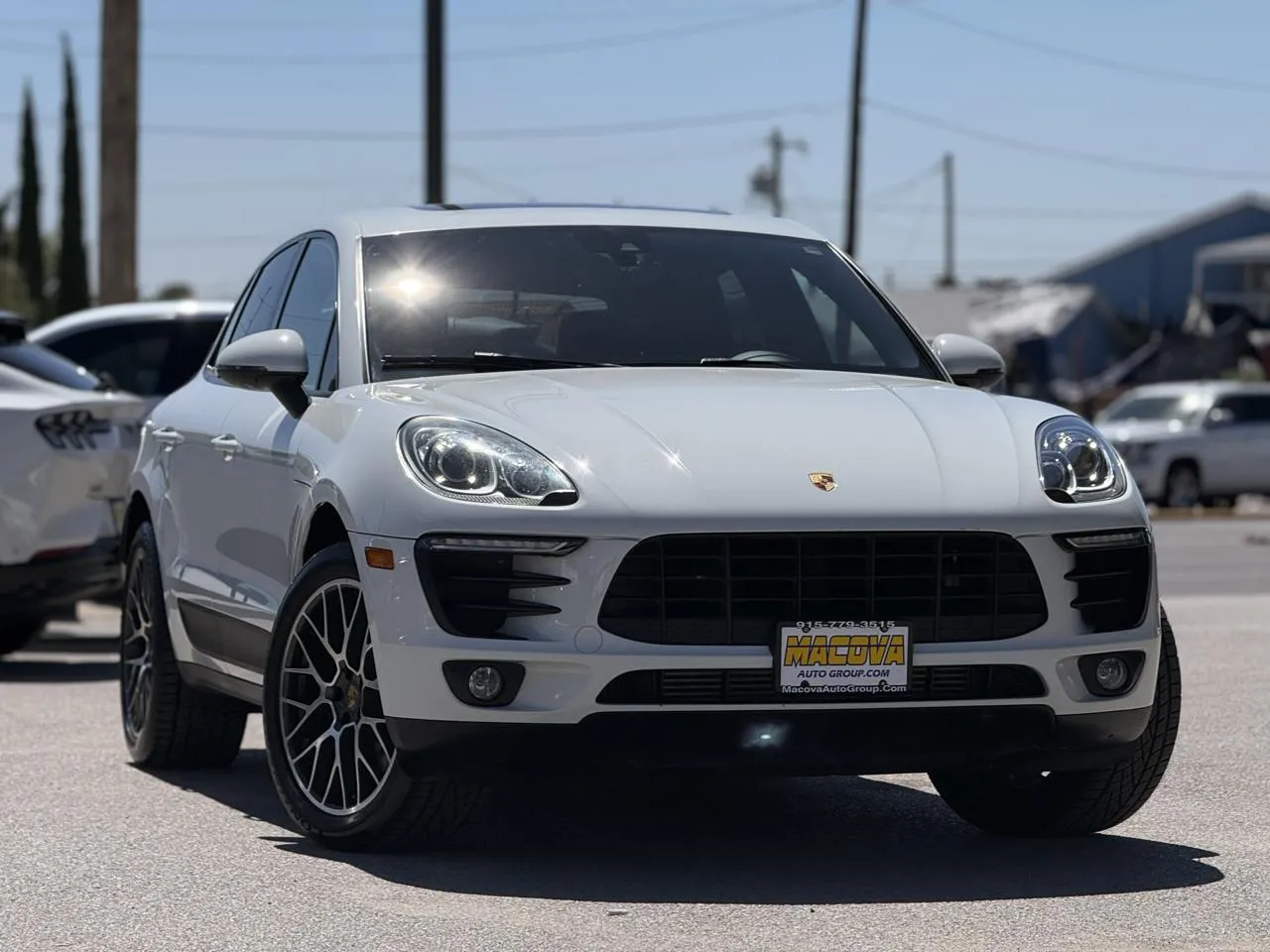 Porsche Macan photo 2