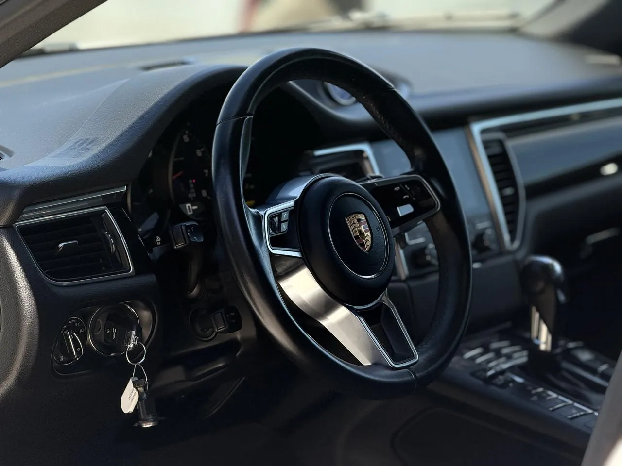 Porsche Macan photo 8