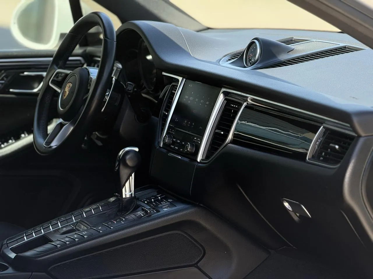Porsche Macan photo 12