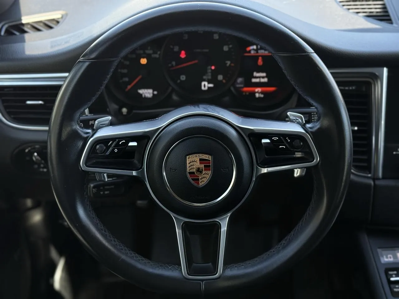 Porsche Macan photo 18