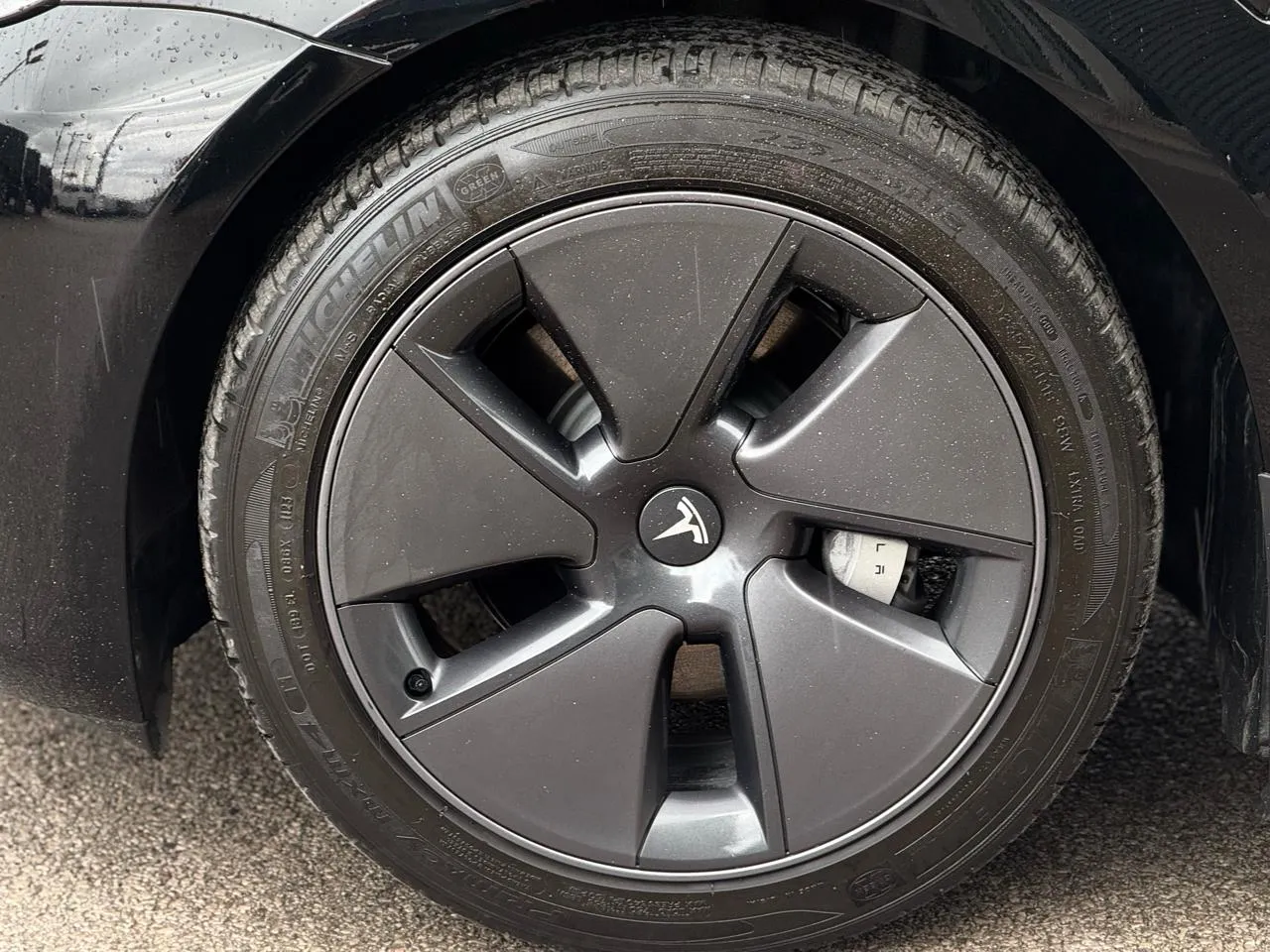 Tesla Model 3 photo 8