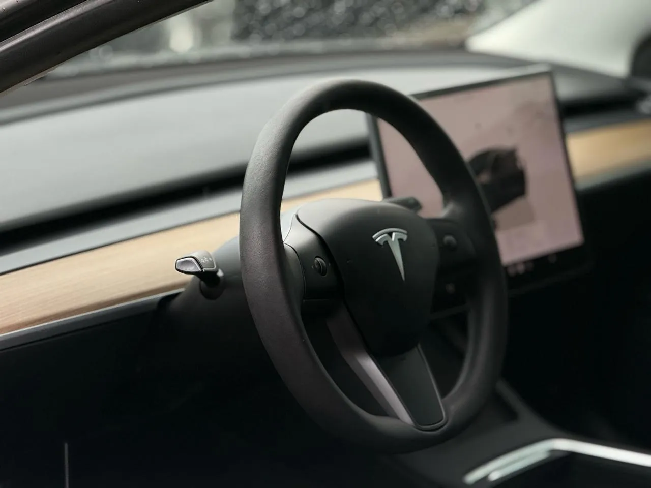 Tesla Model 3 photo 9