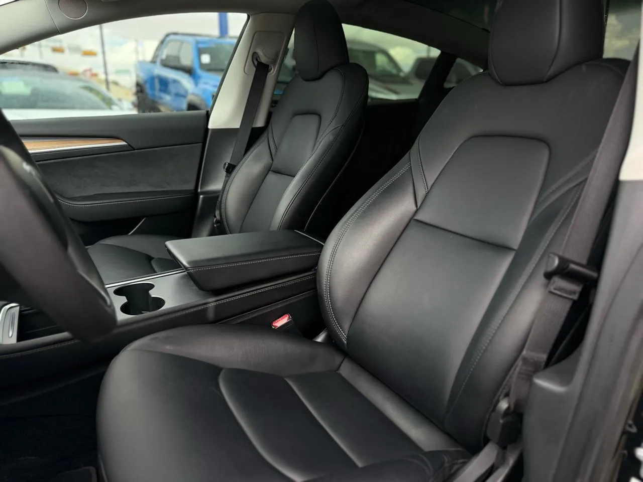 Tesla Model 3 photo 10