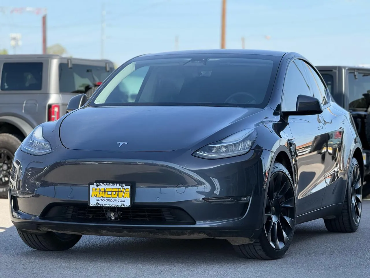Tesla Model Y photo 4