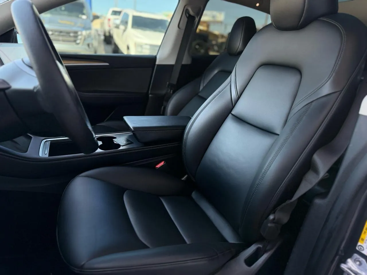 Tesla Model Y photo 9