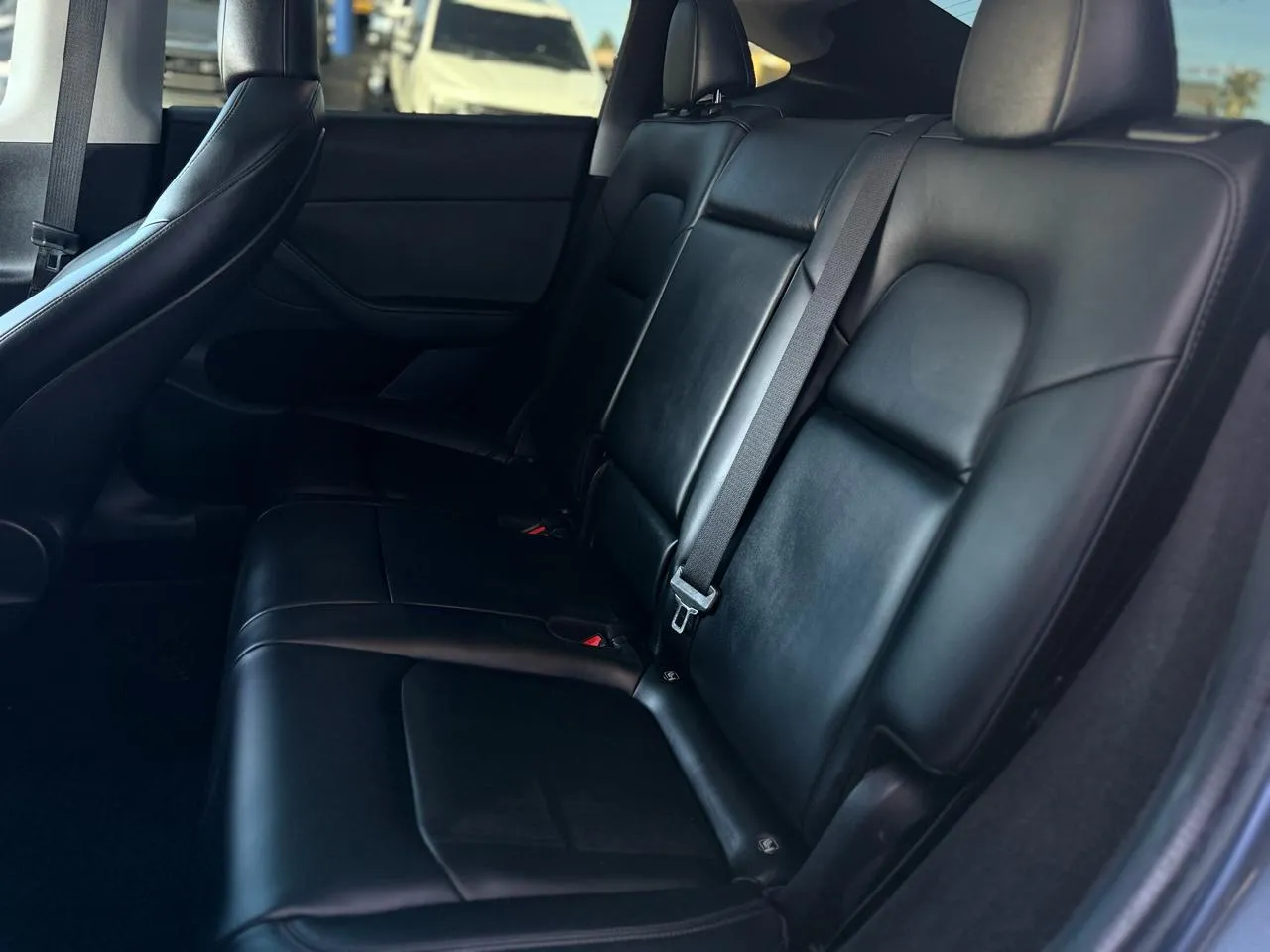 Tesla Model Y photo 10