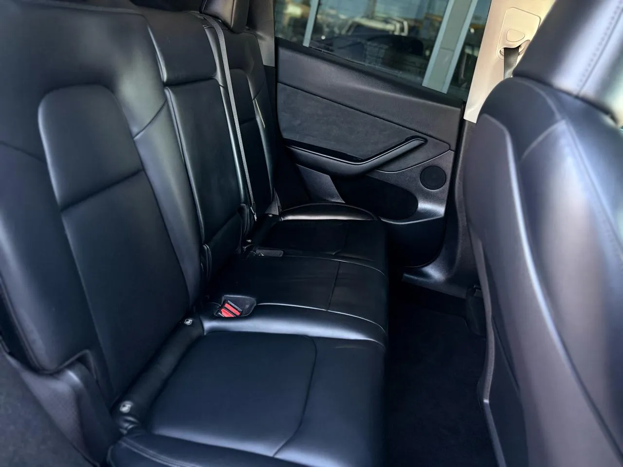 Tesla Model Y photo 13