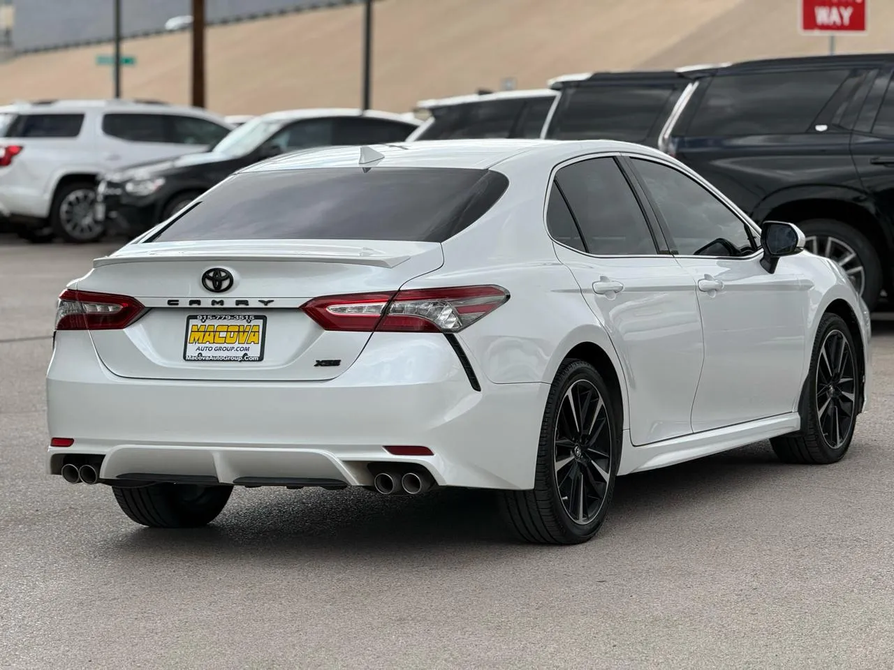 Toyota Camry photo 7