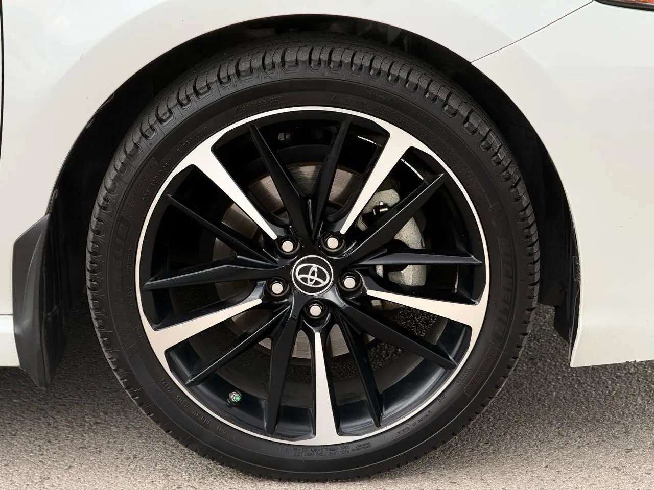 Toyota Camry photo 8