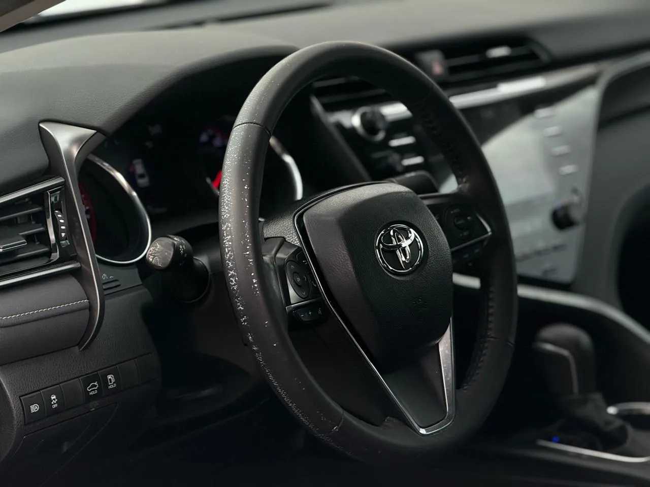 Toyota Camry photo 9